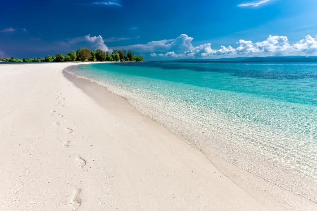 Pink Sands Beach, Bahamas